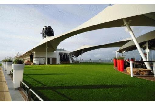 Lawn Club con su cubierta de cesped natural